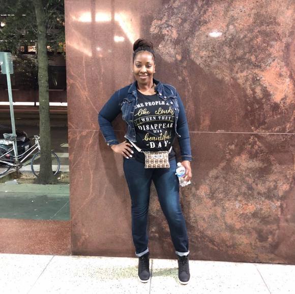 Meet your Posher, Trenice - Picture 1 of 1